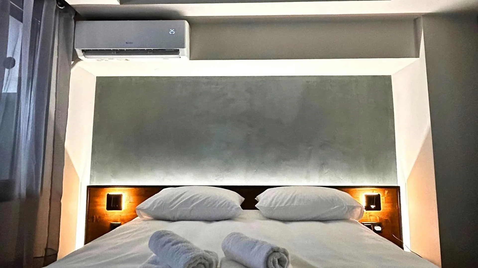 Apartment Redwood Suite, Wooden Suites Thessaloniki Greece