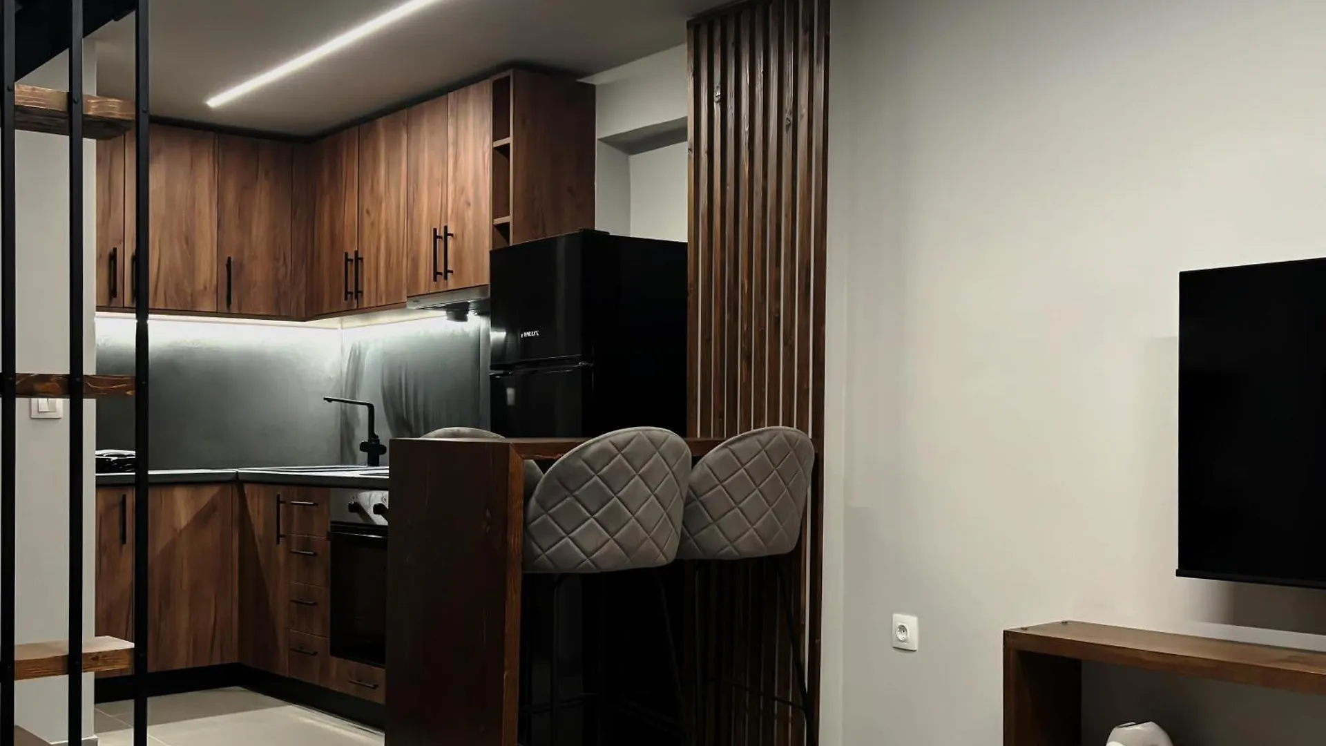 Redwood Suite, Wooden Suites Thessaloniki