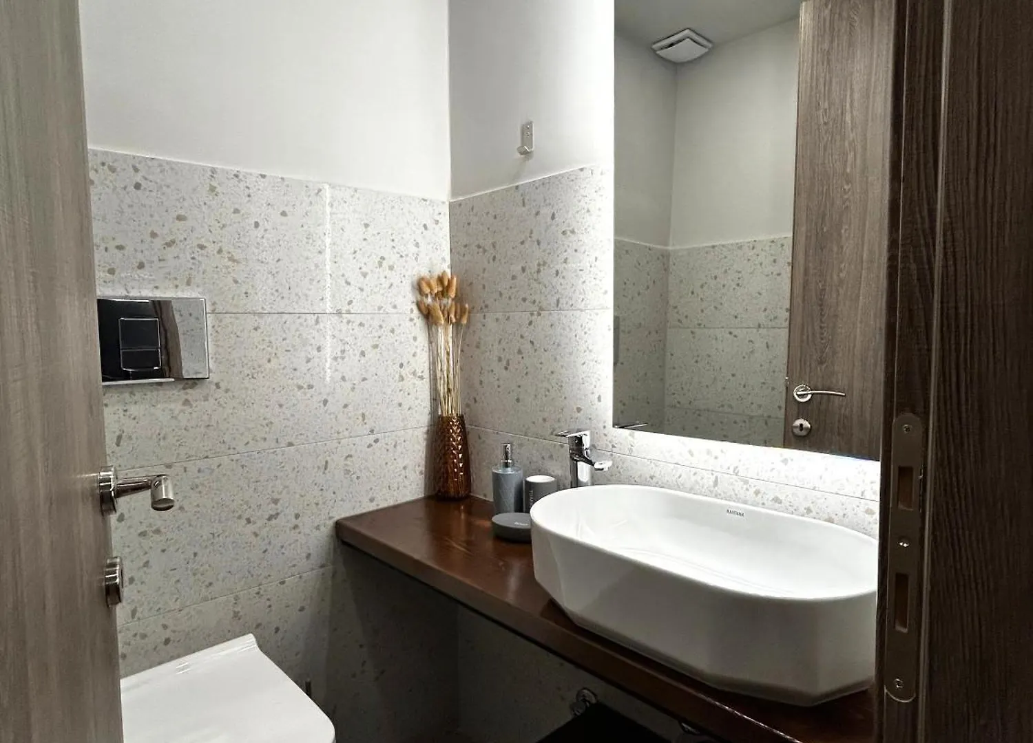 Apartment Redwood Suite, Wooden Suites Thessaloniki